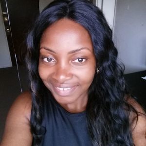 Meet your Posher, Larissa